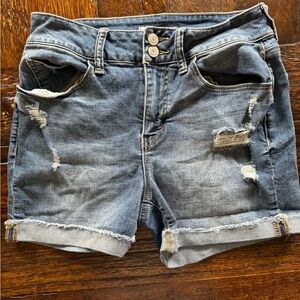 Size 7 SO ripped denim shorts juniors